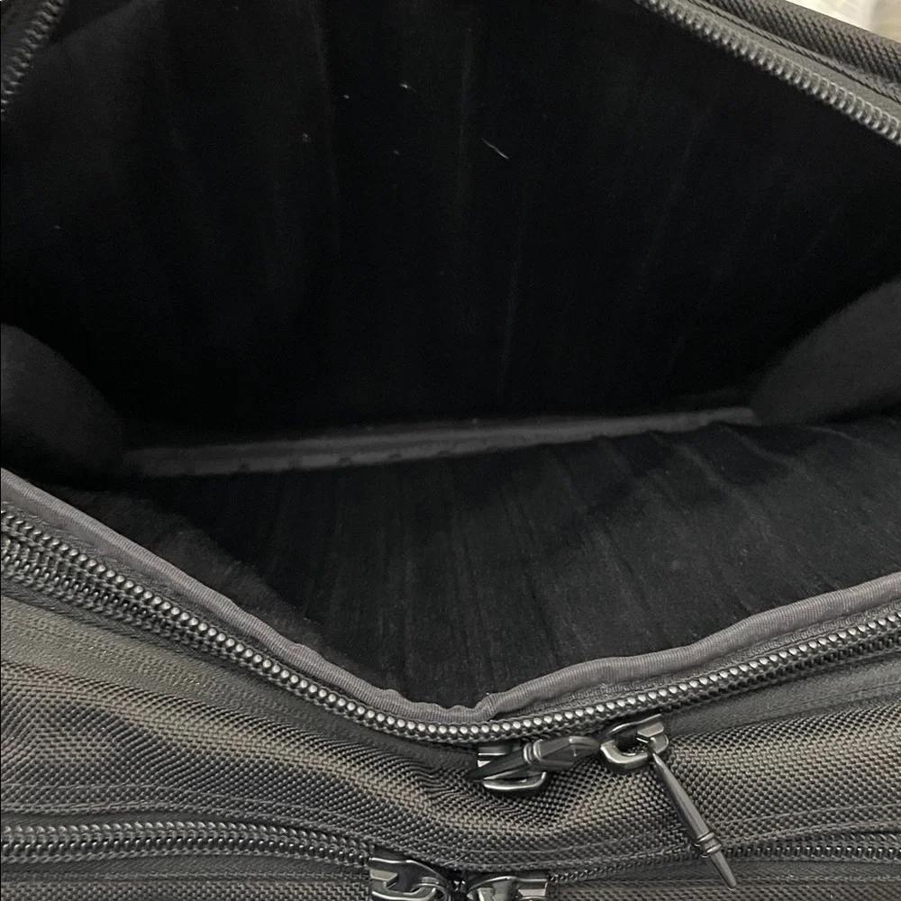 TUMI AlPHA EXPANDABLE LAP TOP BRIEFCASE TRAVEL BAG SIZE M